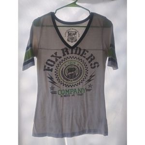 Medium quarter sleeved white/green/black fox tee